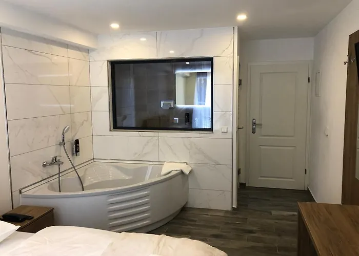 Asador & Restaurant Gmbh Szálloda 2*